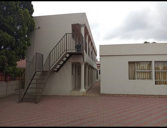 31 BEDROOM HOUSE FOR SALE IN VANDERBIJLPARK SE 7